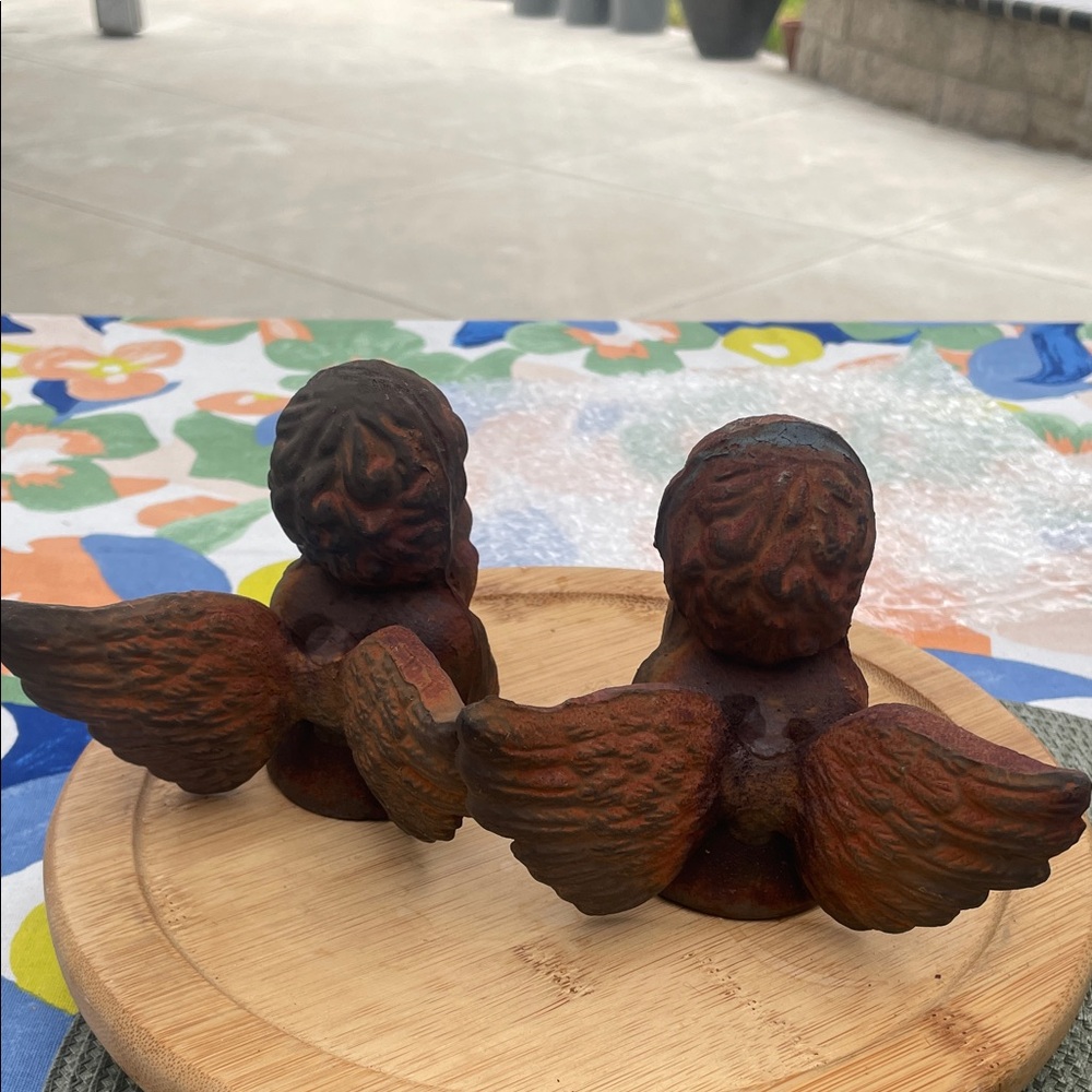 Rustic cast iron Cherub Angel Statues - Picture 4 of 8